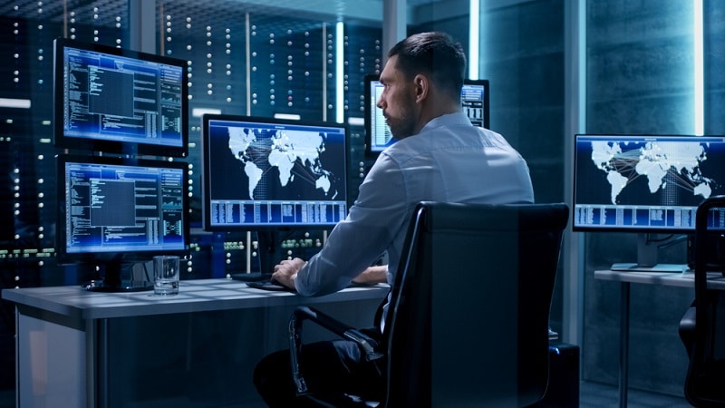 SOC (Security Operations Center)